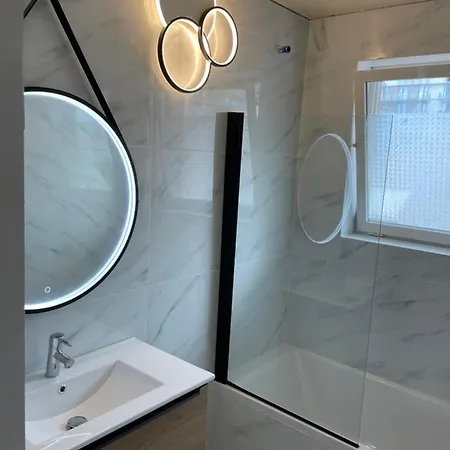 303 Place Leopold 1er A A 100m De La De Panne