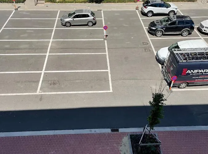 303 Place Leopold 1er A A 100m De La * De Panne