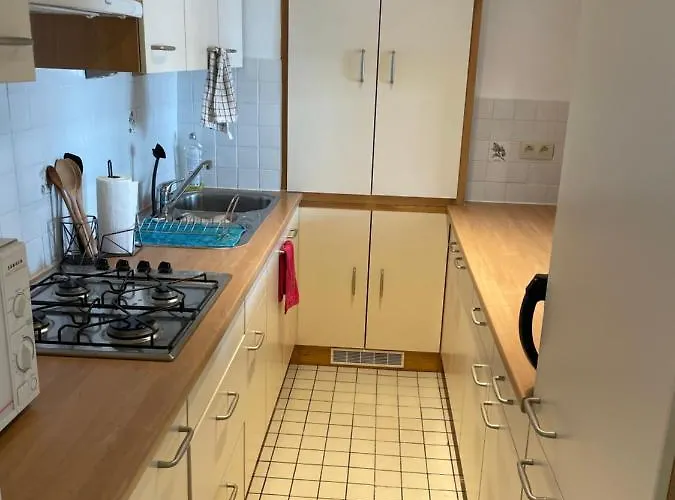 303 Place Leopold 1er A A 100m De La * De Panne